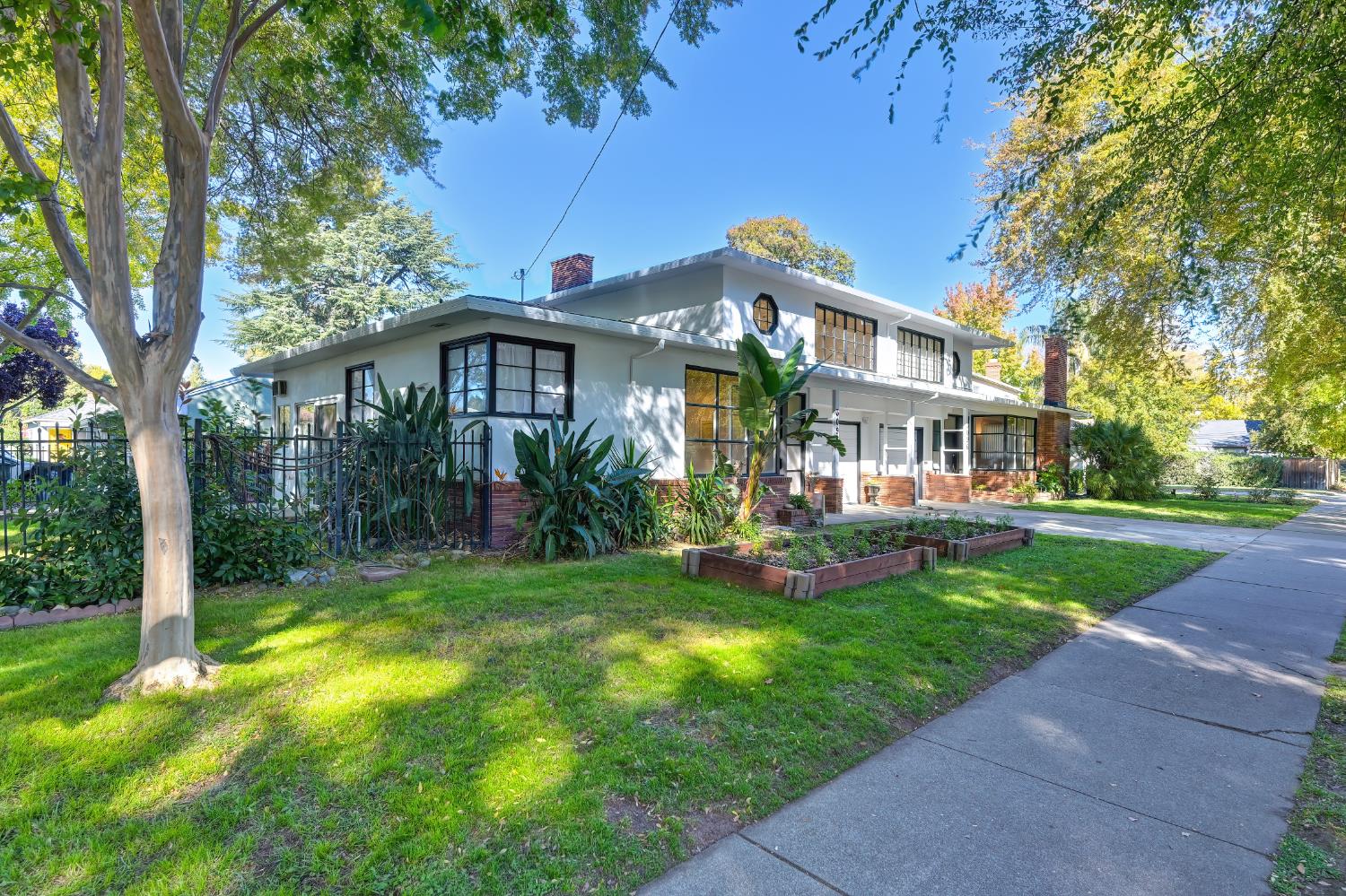 3098 Riverside Boulevard