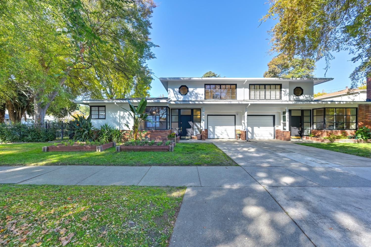 3098 Riverside Boulevard