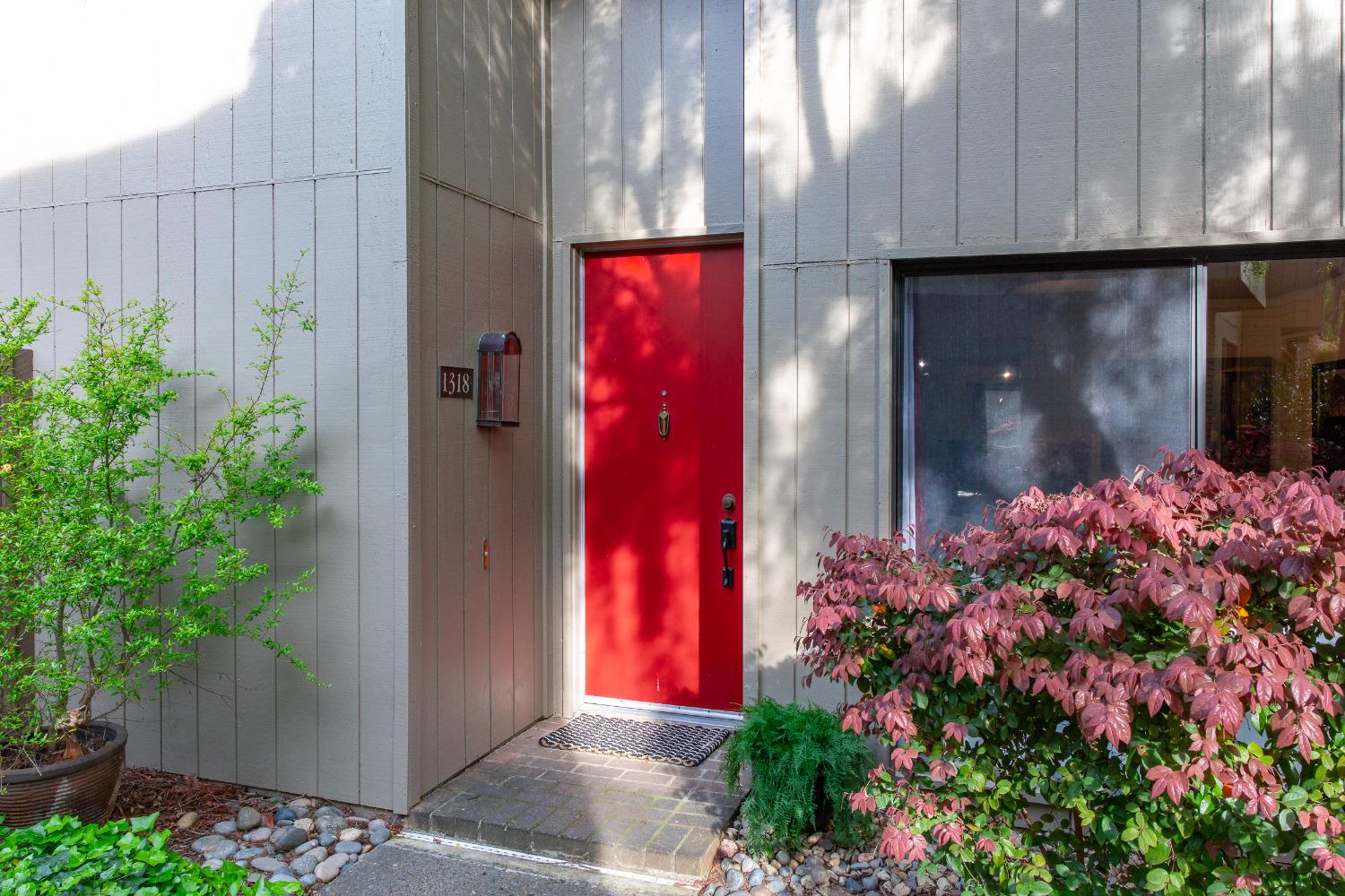 1318 Vanderbilt Way