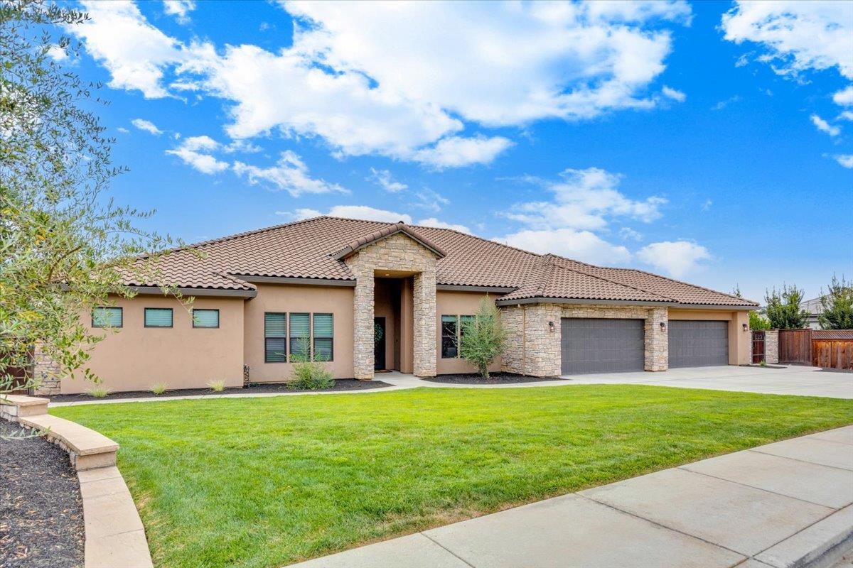 10407 Fox Borough Dr