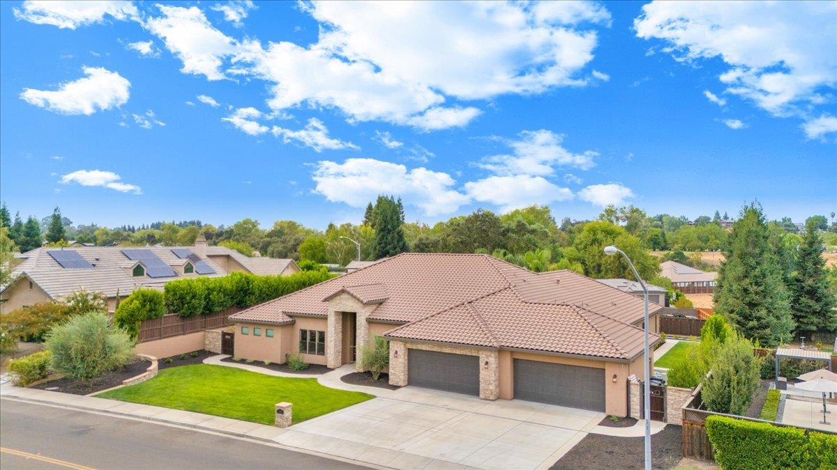 10407 Fox Borough Dr