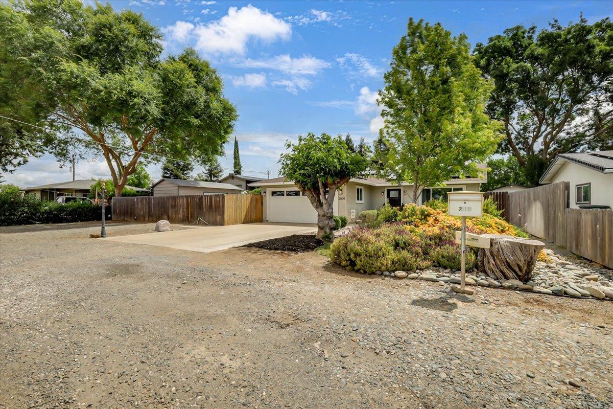 2009 Elmer Avenue