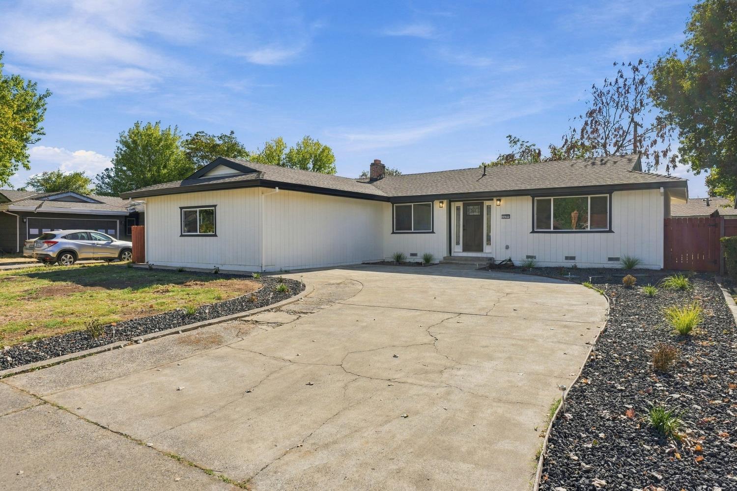 2422 Aramon Drive