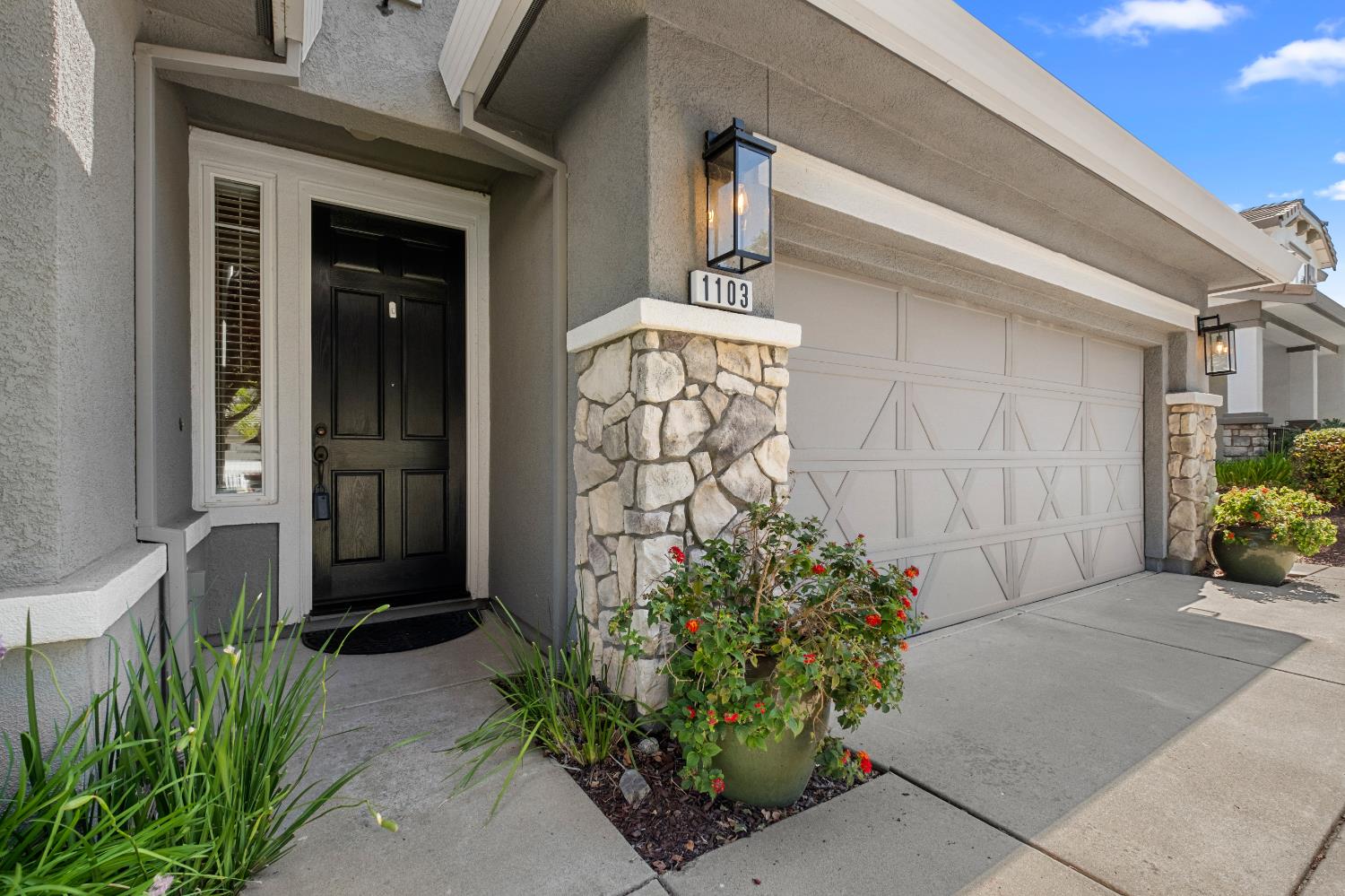 1103 Gemwood Way