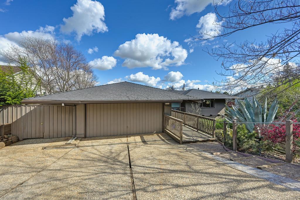 3060 Knollwood Drive