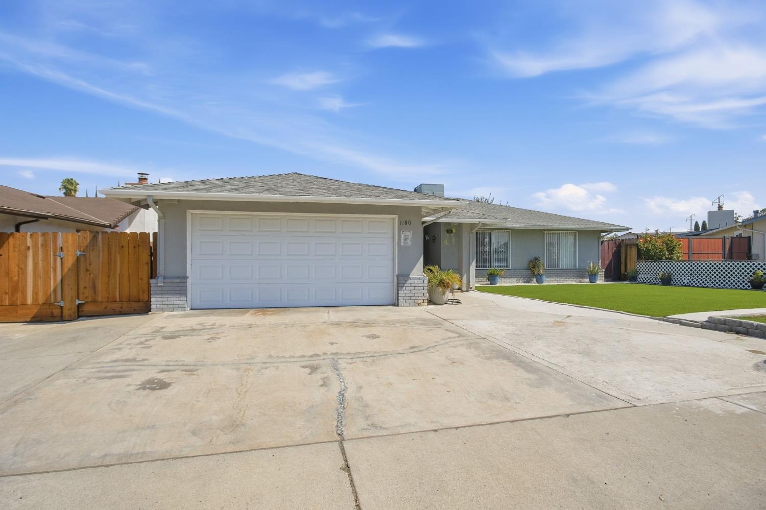 1180 Boxwood Way - Photo 3