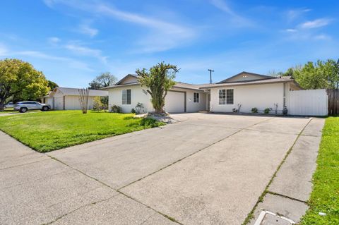 9220 La Riviera Drive, Sacramento, CA 95826 - MLS#: 225040007