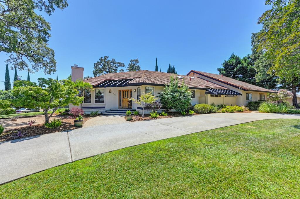 1801 Arroyo Drive
