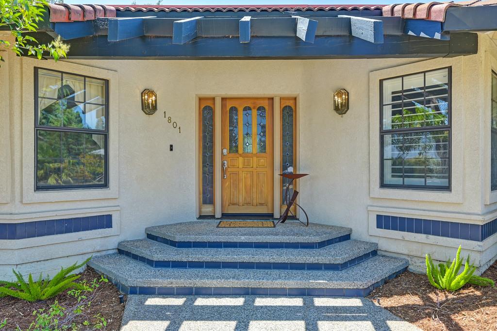 1801 Arroyo Drive