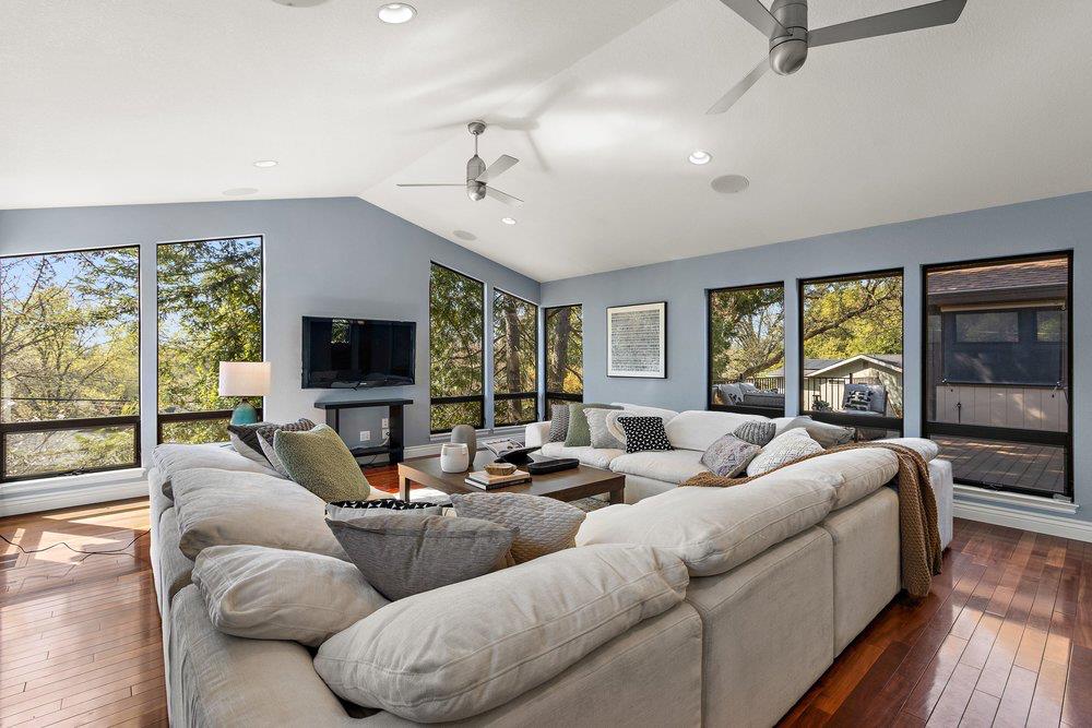 2780 Holly Hills Lane