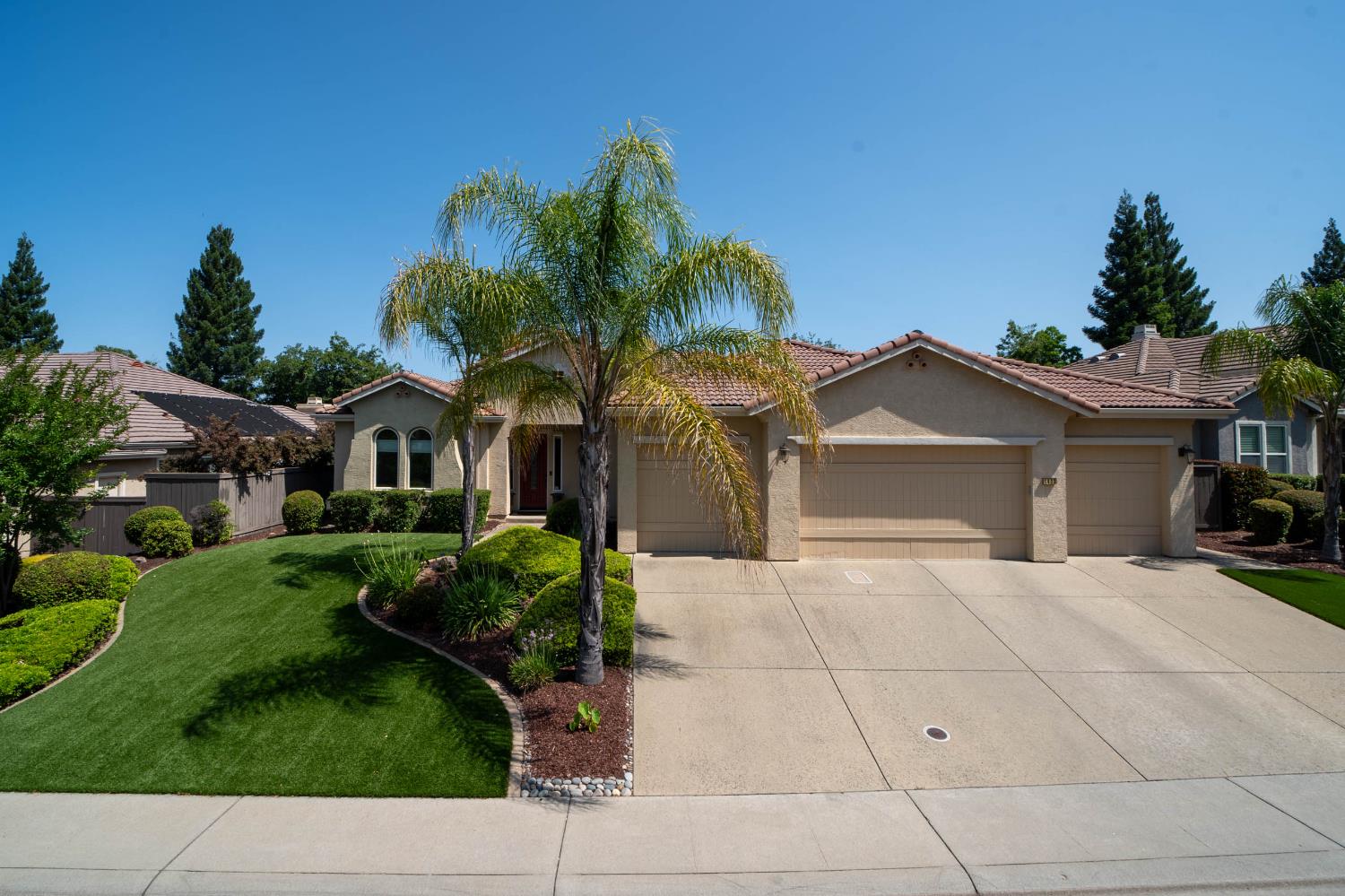 1433 Oak Hill Way
