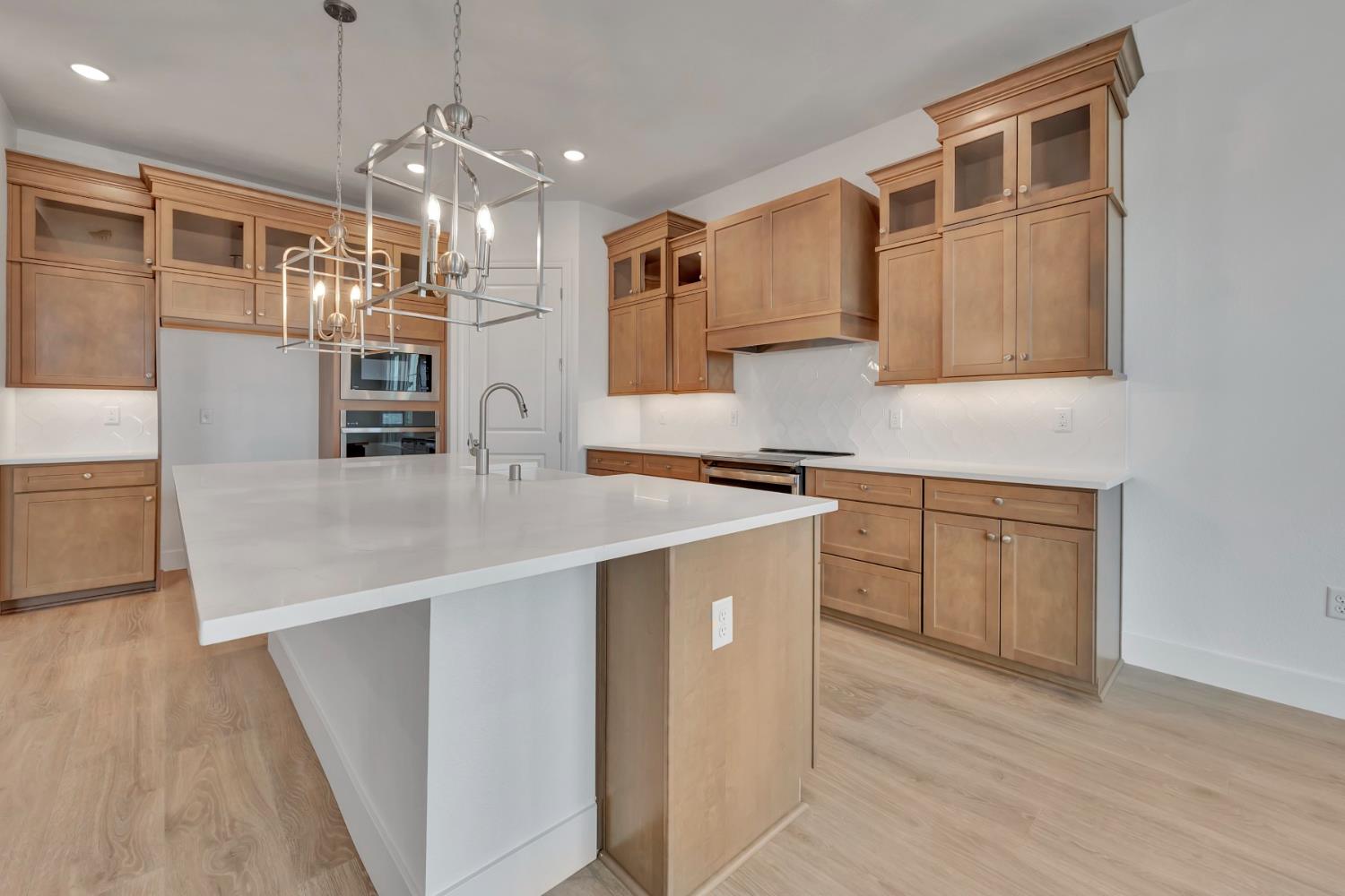 4322 Hooded Crow Way