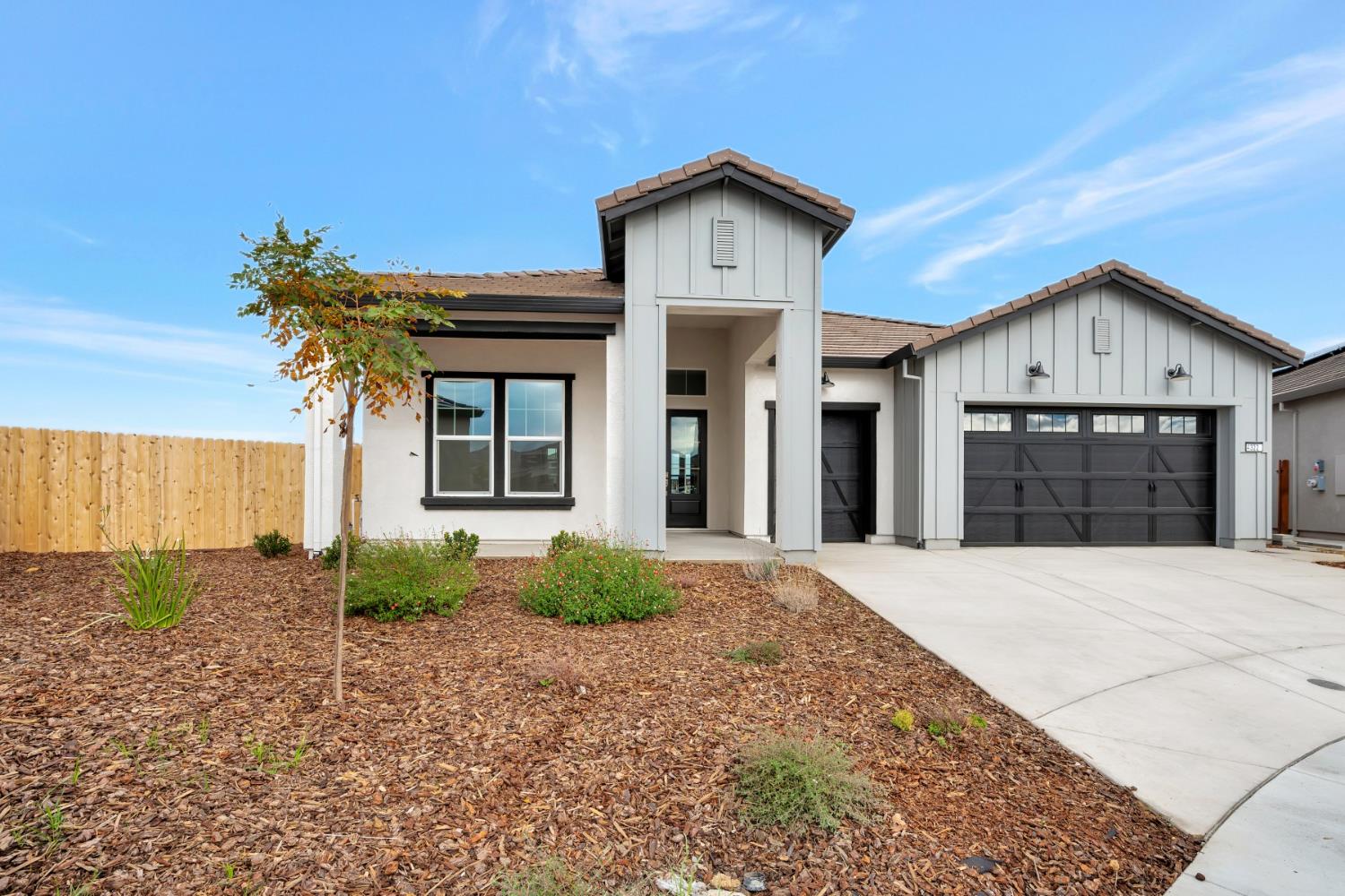 4322 Hooded Crow Way