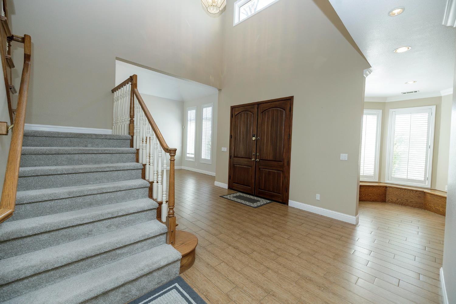 2708 Lake Front Court