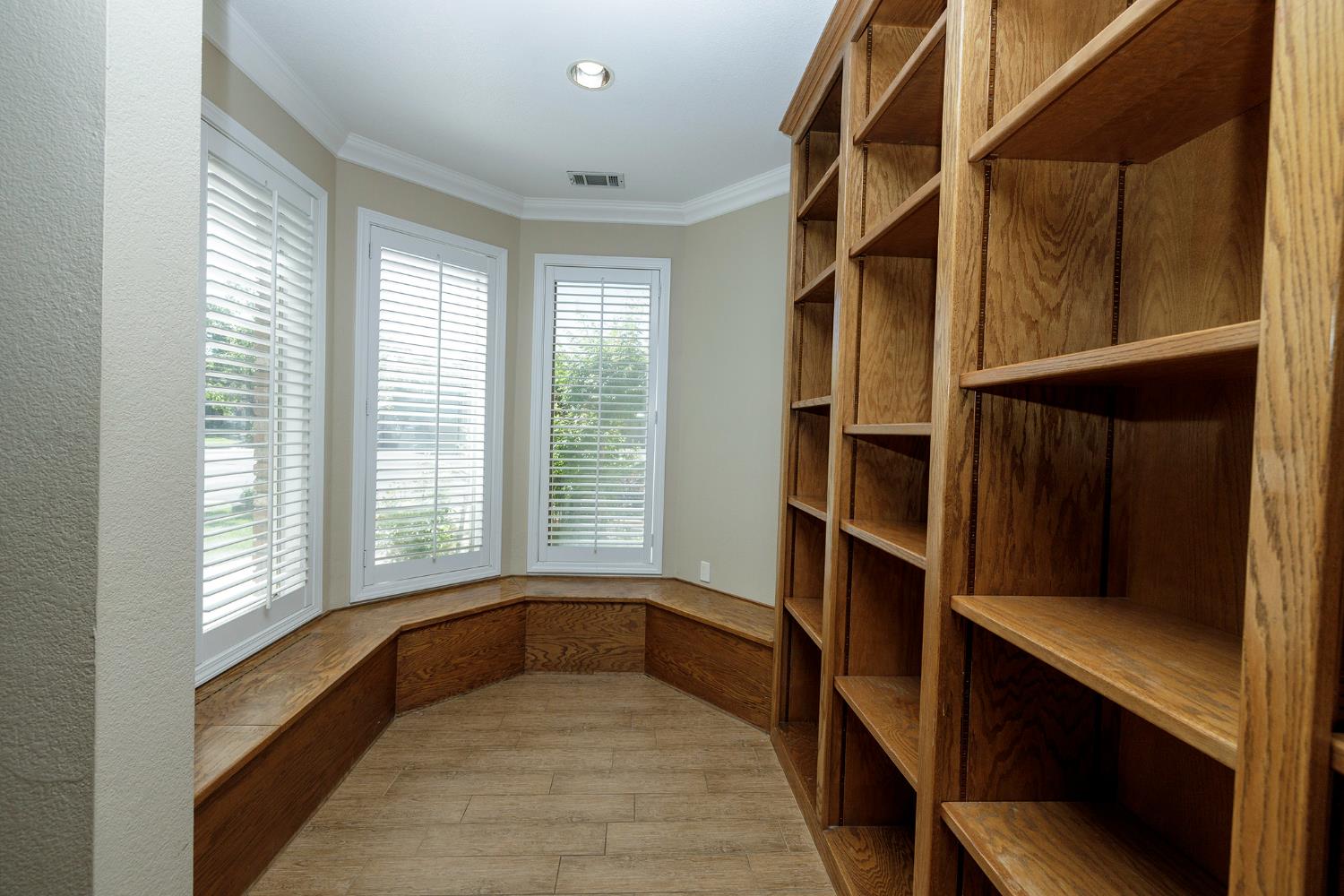 2708 Lake Front Court