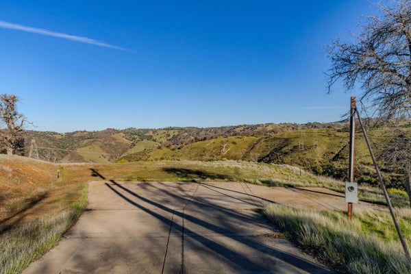 858 CANDY CIR, MOKELUMNE HILL, CA 95245 - Image c3fe19a3e29654232c27df9742bfa2e4/2503813611