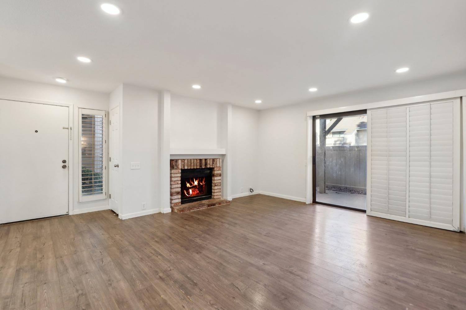 2280 Hurley Way 29