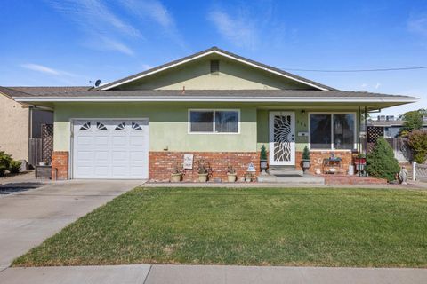 215 N Lincoln Avenue Manteca CA 95336