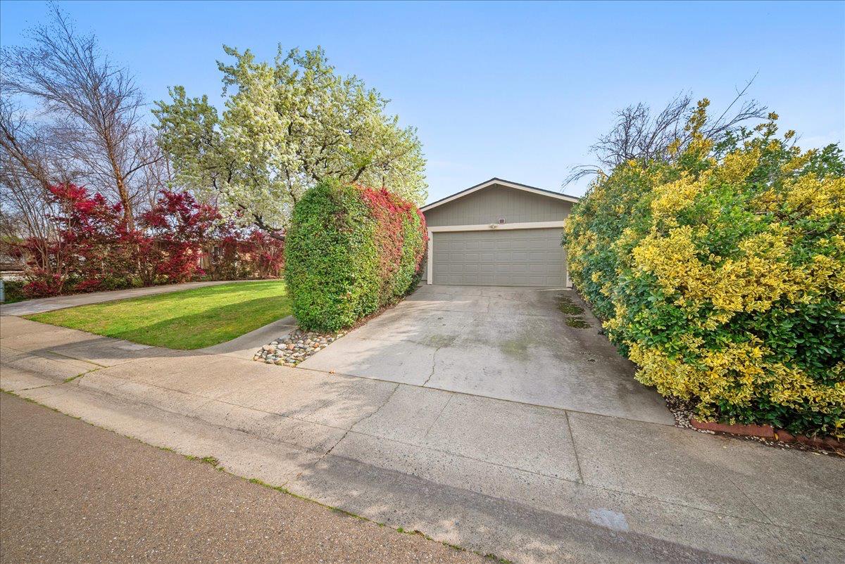 5733 Mesa Verde Circle