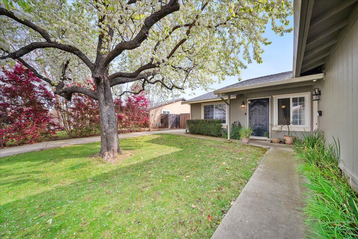 5733 Mesa Verde Circle