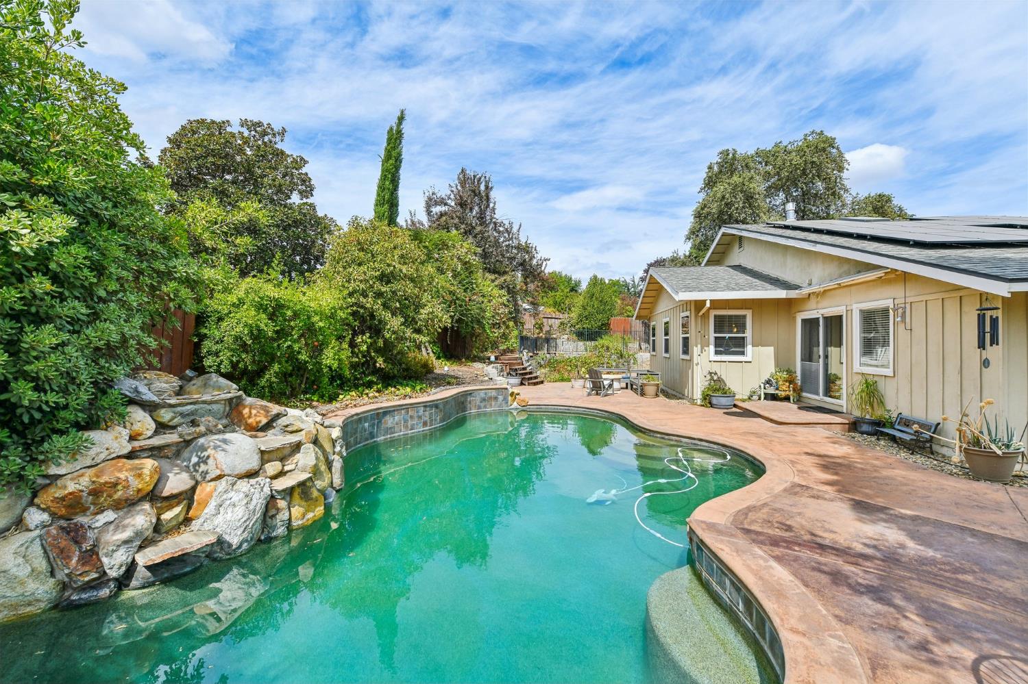 3860 Arrowhead Drive