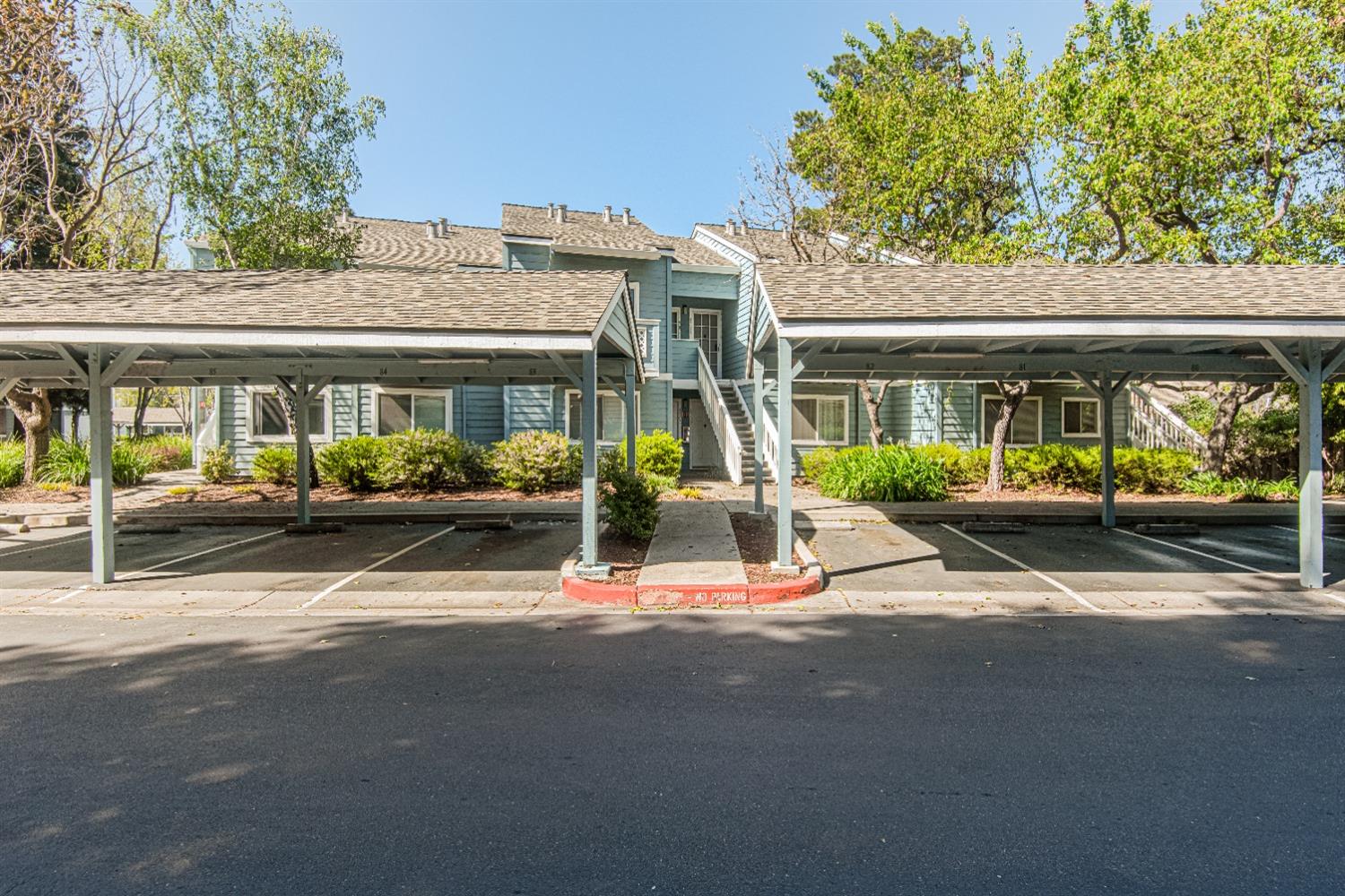 1511 Four Oaks Circle