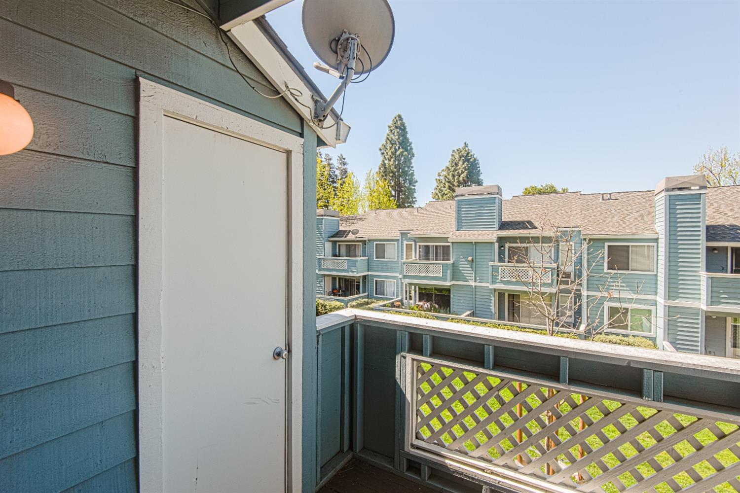 1511 Four Oaks Circle