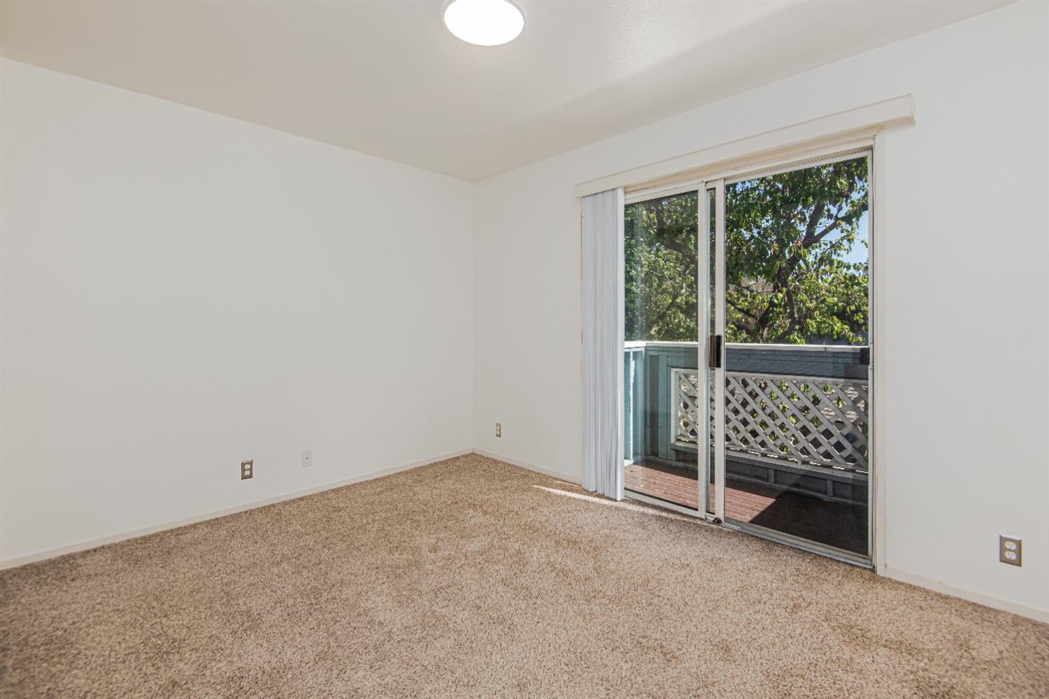 1511 Four Oaks Circle