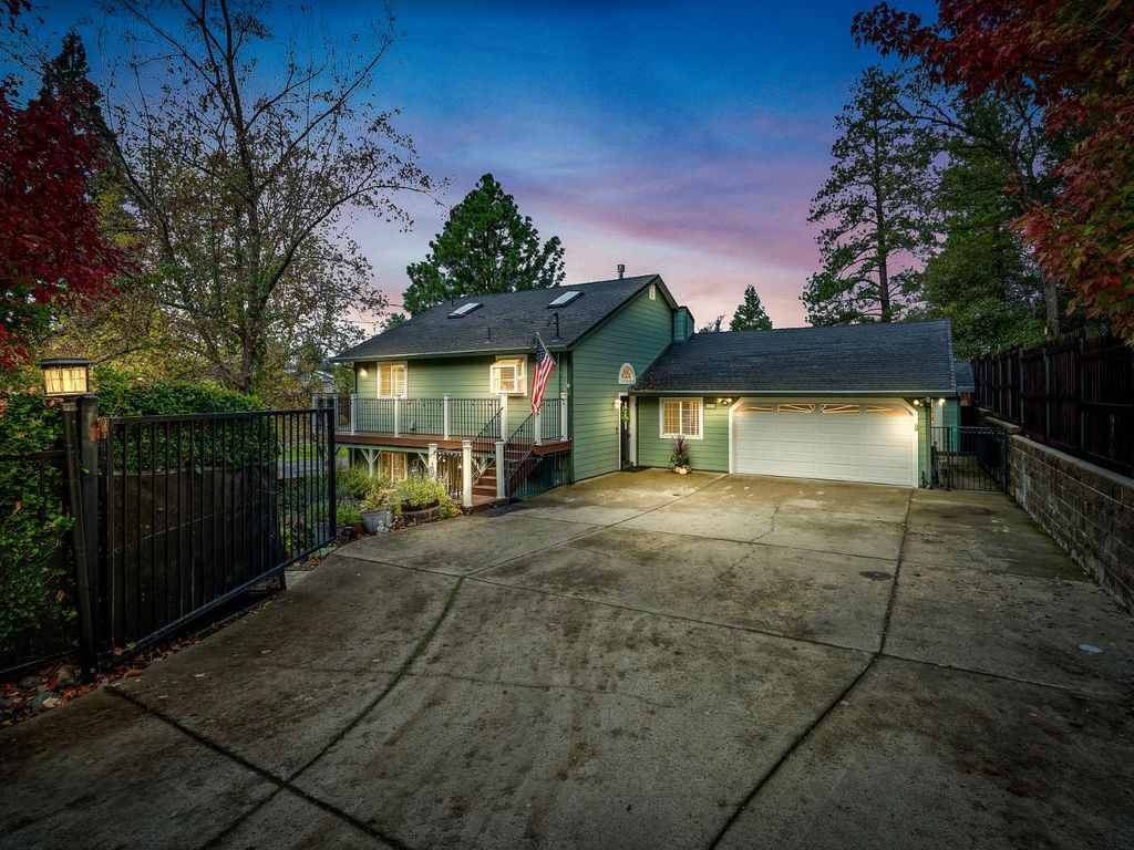 Photo of 843 Oak Terrace Road, Placerville, CA 95667 (MLS # 225146214)