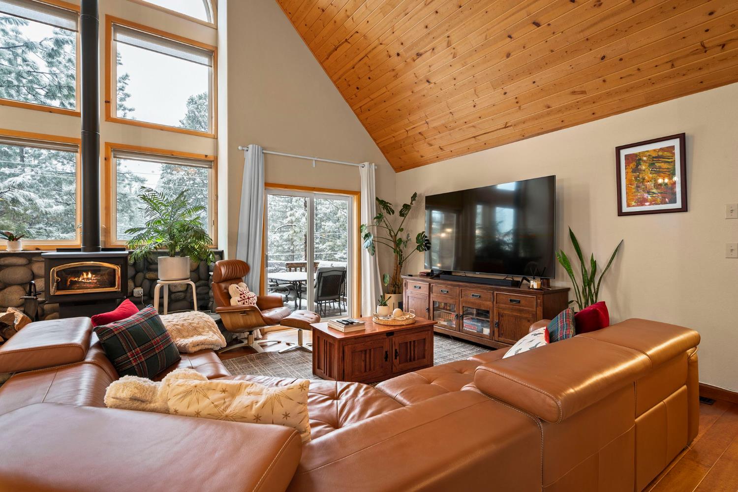 7685 Kingswood Drive