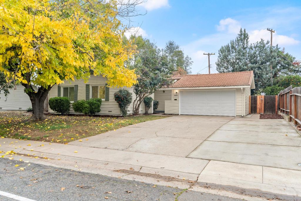 Photo of 5610 Millburn Street, Carmichael, CA 95608 (MLS # 226033927)