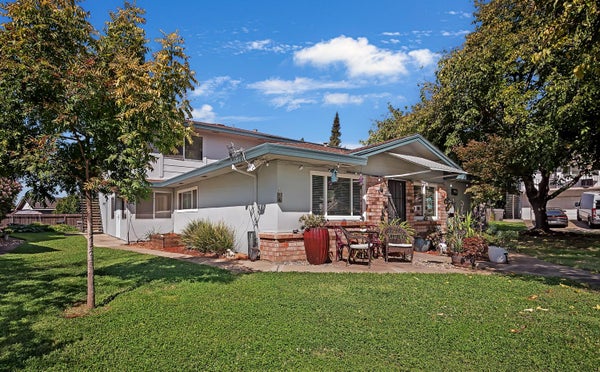 227 MAHAN CT APT 2, ROSEVILLE, CA 95678 - Image c4e19720a56f5e565ef4de5db73460b3/36489083