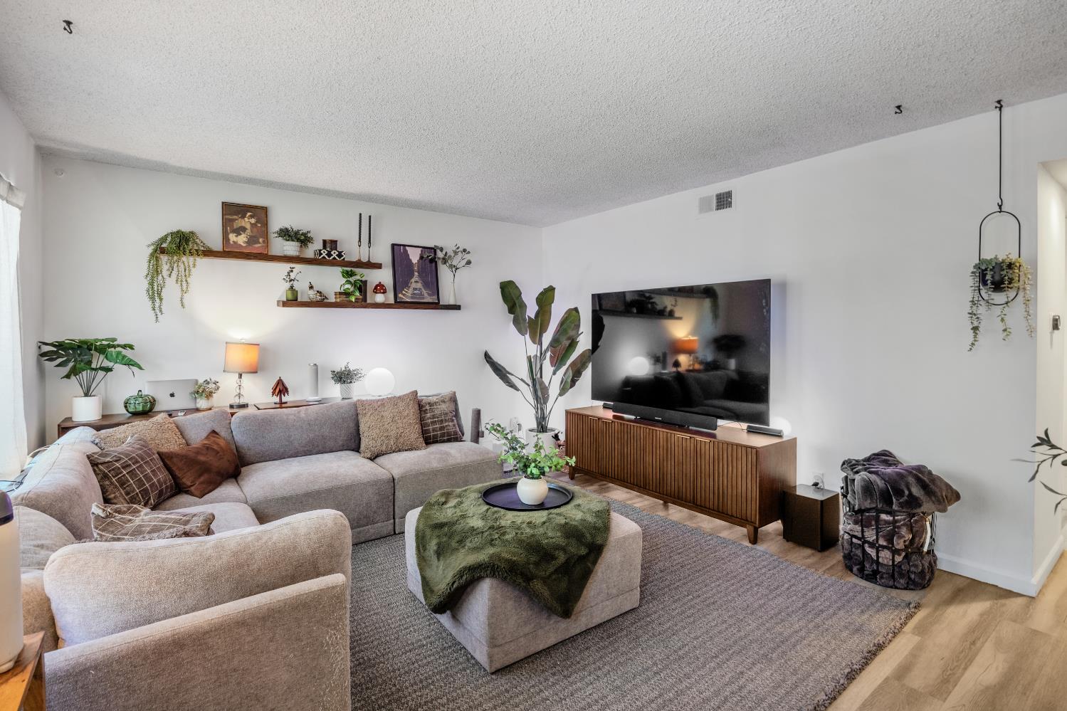 2206 Kimwood Lane