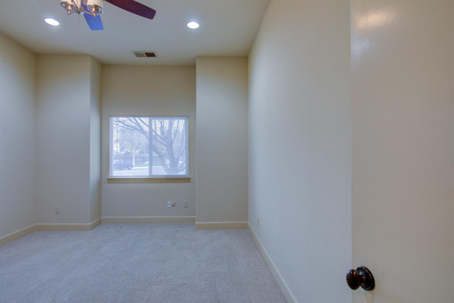 Modesto, California 95355, United States, 4 Bedrooms Bedrooms, ,3 BathroomsBathrooms,Residential,Active,79888