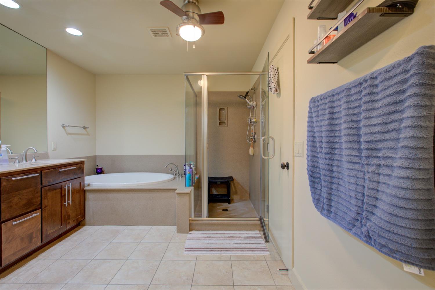 Modesto, California 95355, United States, 4 Bedrooms Bedrooms, ,3 BathroomsBathrooms,Residential,Active,79888