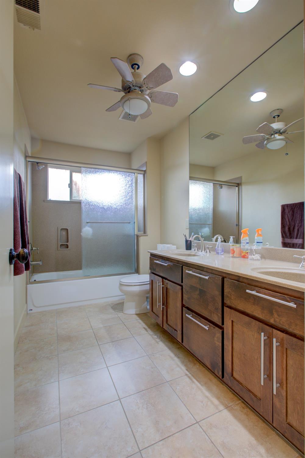 Modesto, California 95355, United States, 4 Bedrooms Bedrooms, ,3 BathroomsBathrooms,Residential,Active,79888