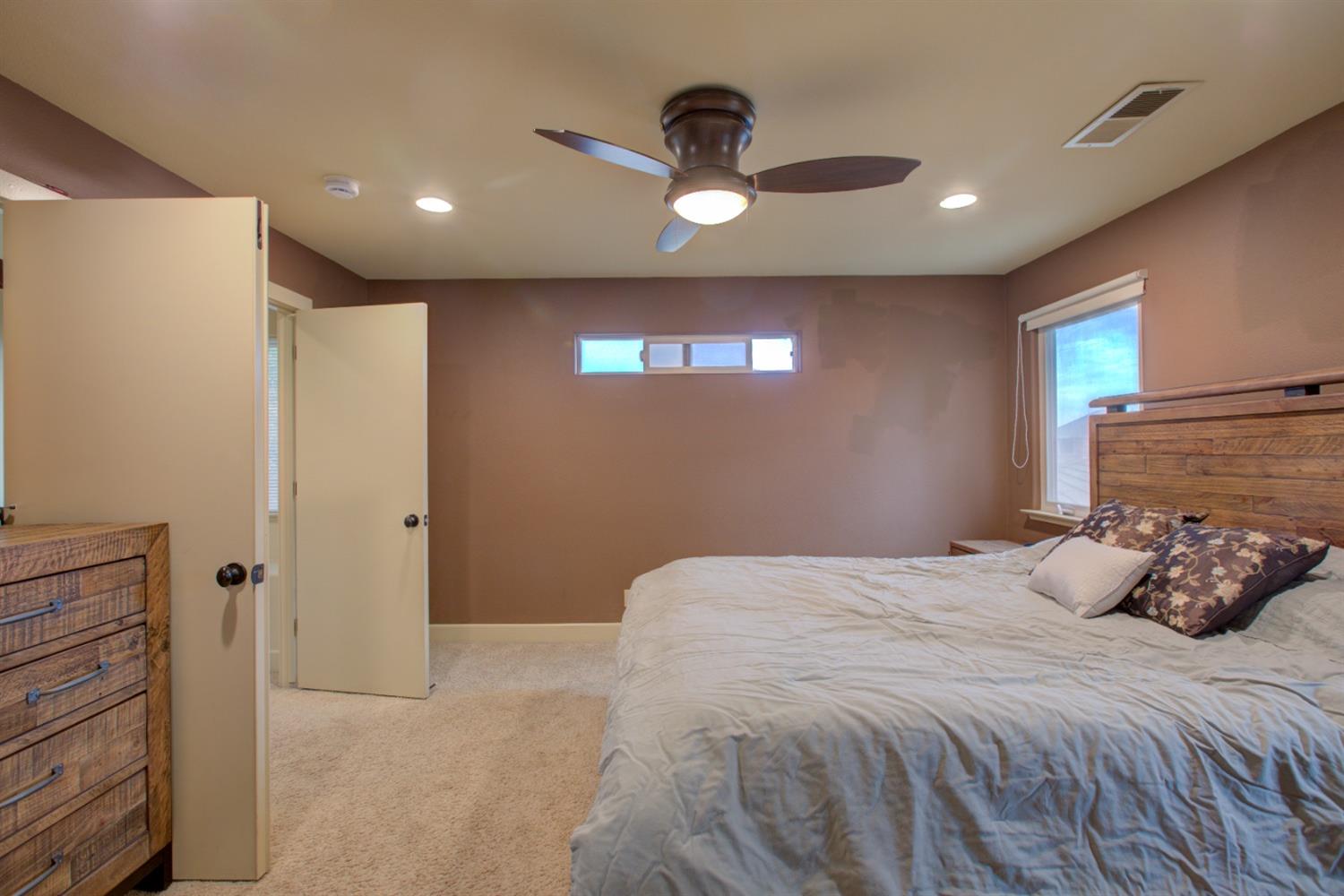 Modesto, California 95355, United States, 4 Bedrooms Bedrooms, ,3 BathroomsBathrooms,Residential,Active,79888