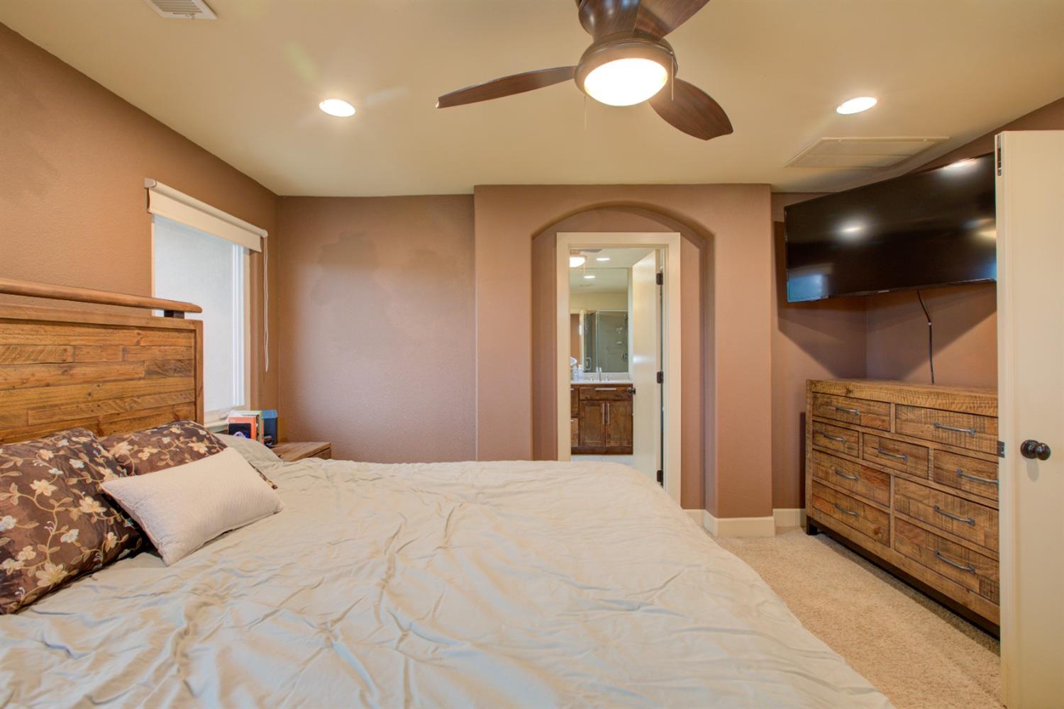 Modesto, California 95355, United States, 4 Bedrooms Bedrooms, ,3 BathroomsBathrooms,Residential,Active,79888