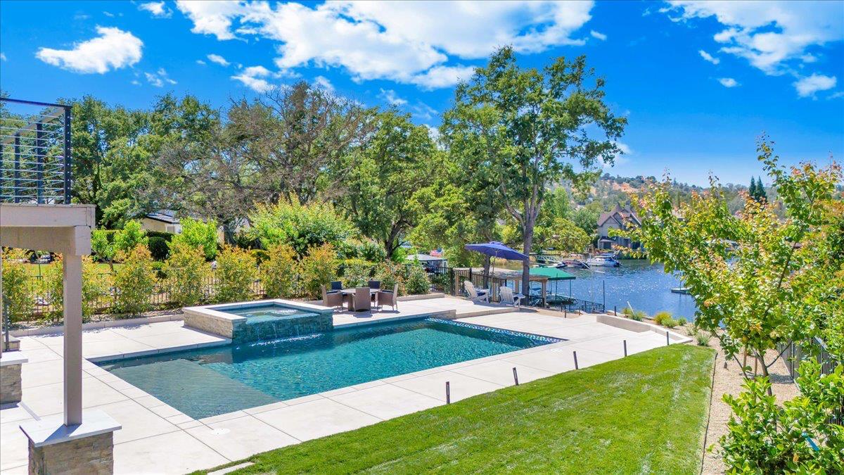 39 Waterfront Court