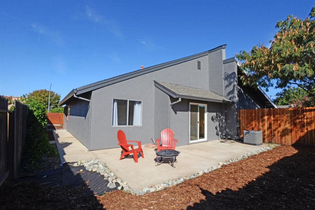 Photo of 1403 Switchman Drive, Roseville, CA 95678 (MLS # 225135847)