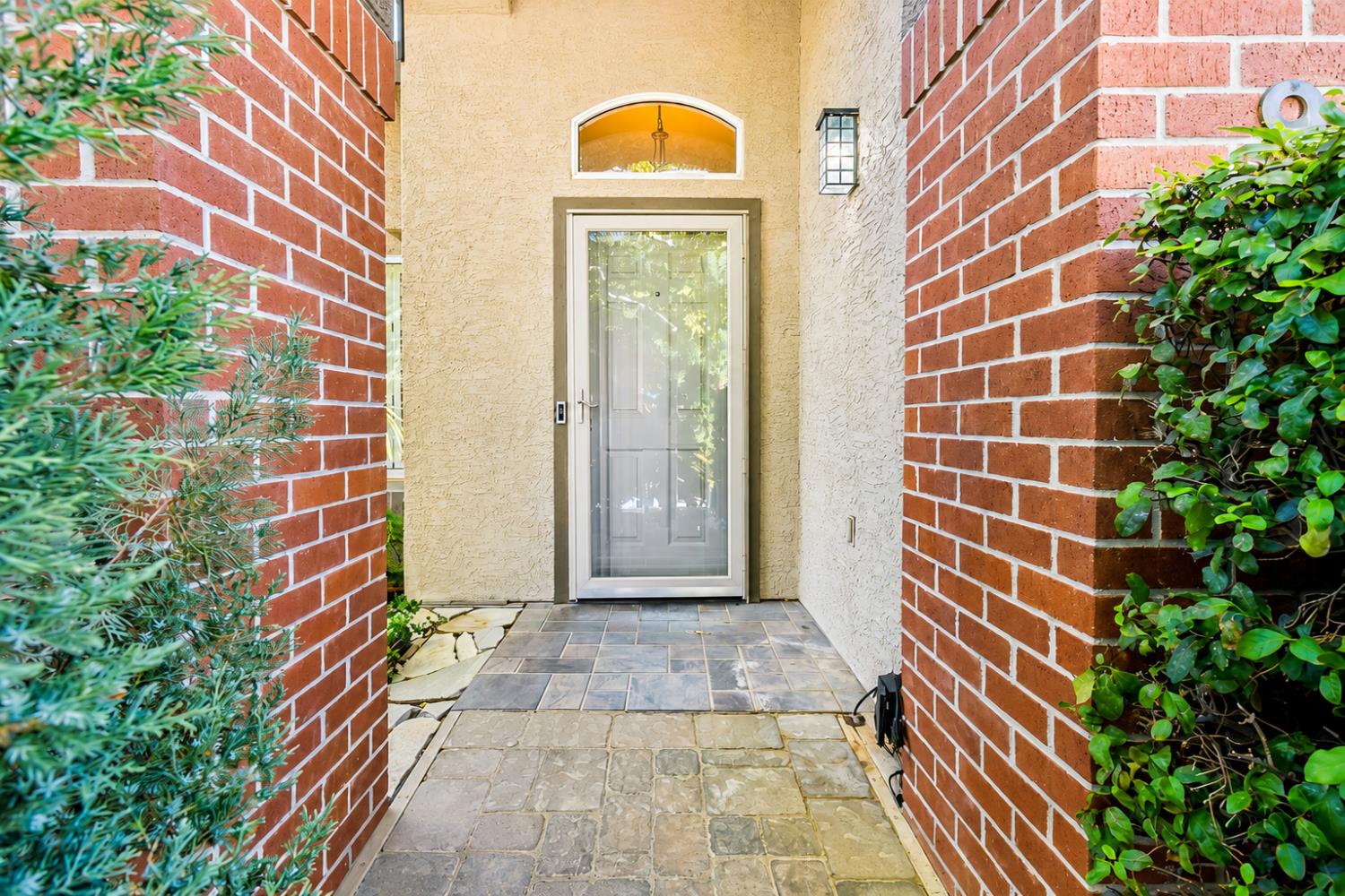908 Santiago Street