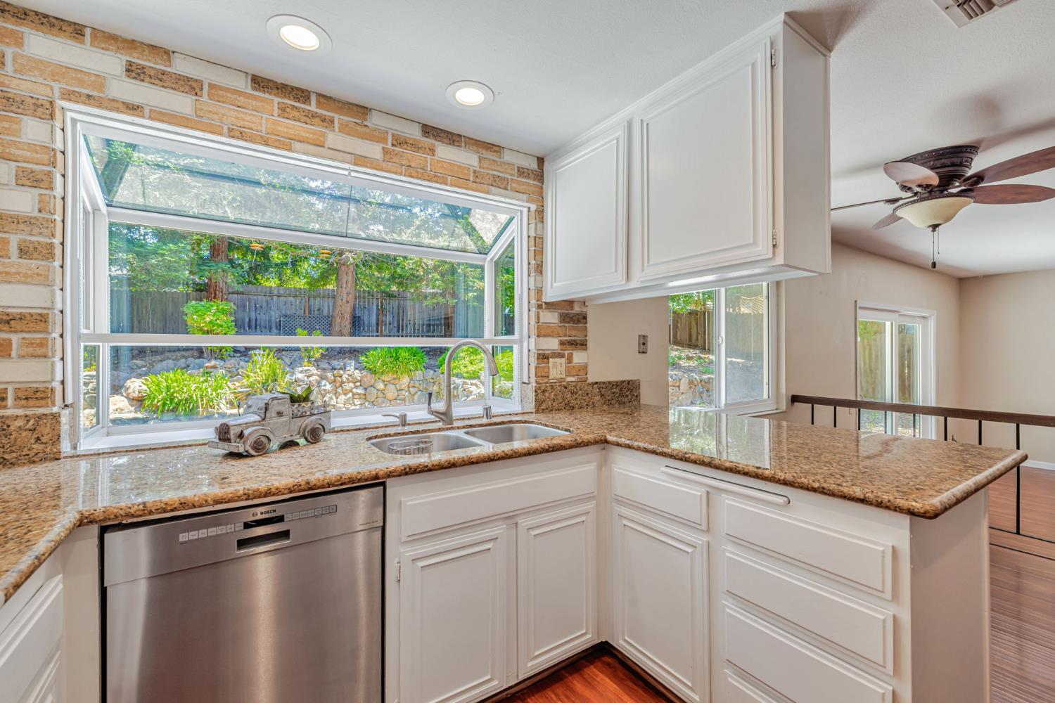 5544 Montia Court