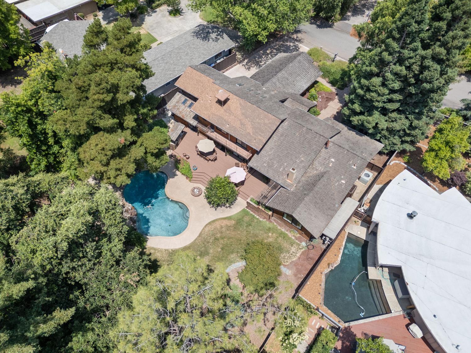 5536 Clarendon Way