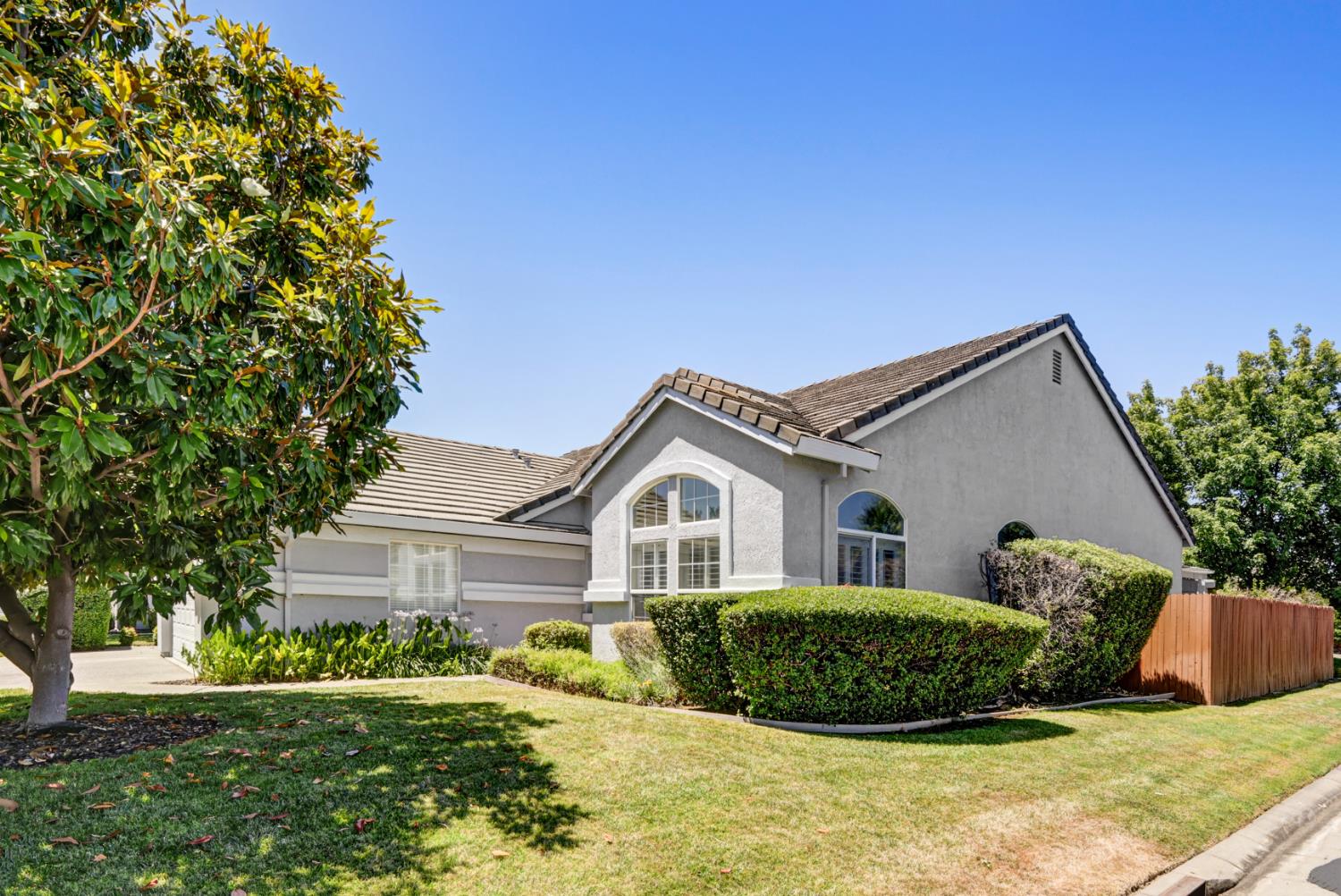 5144 Whisper Oaks Lane