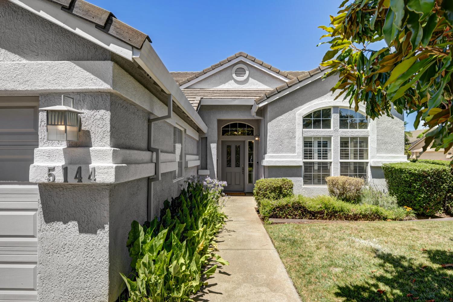 5144 Whisper Oaks Lane