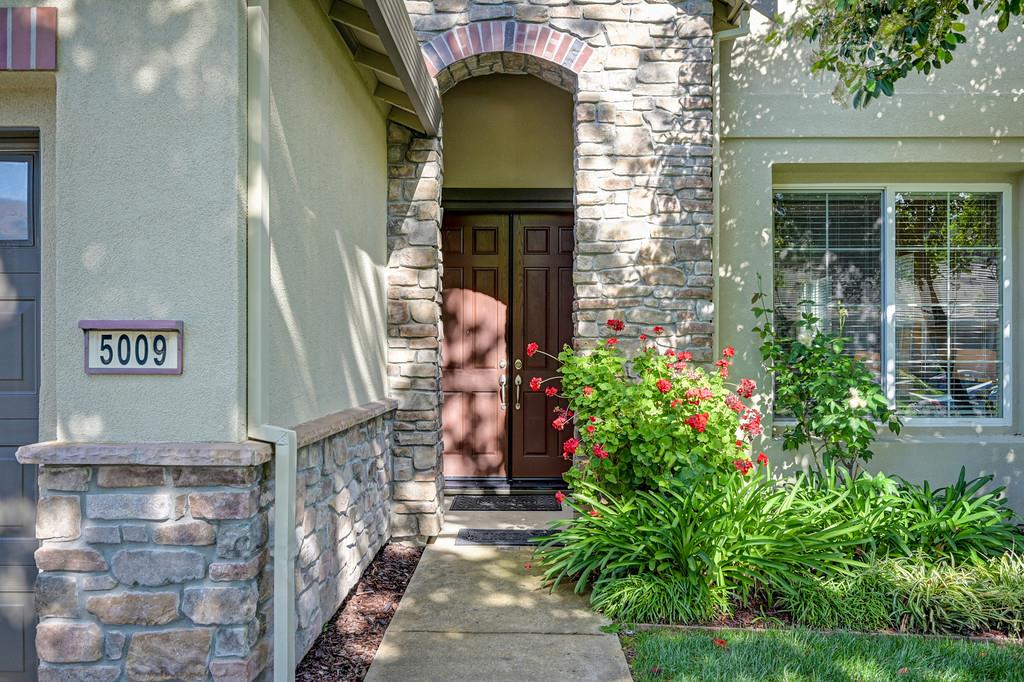 5009 Whistlers Bend Way
