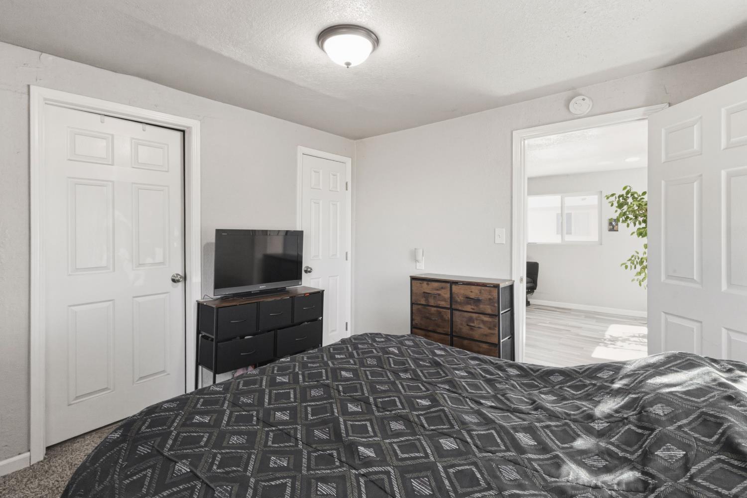 394 S West