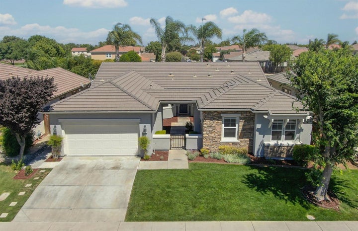 This lovely home has such strong curb appeal!