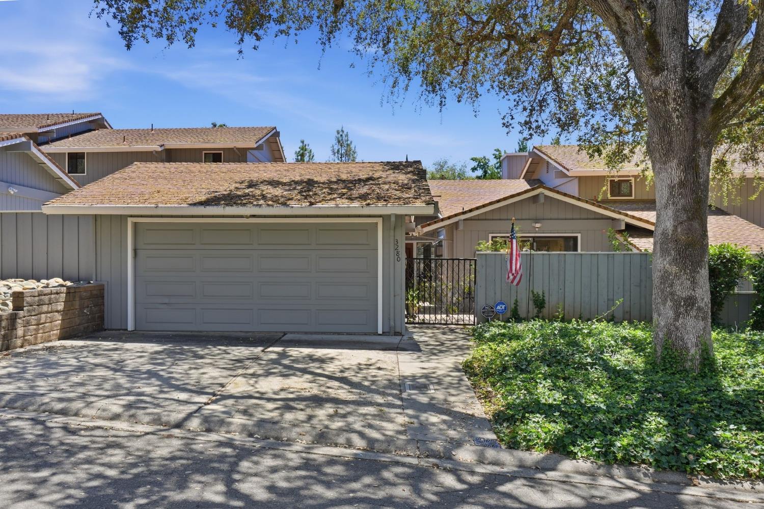 3280 Topaz Lane