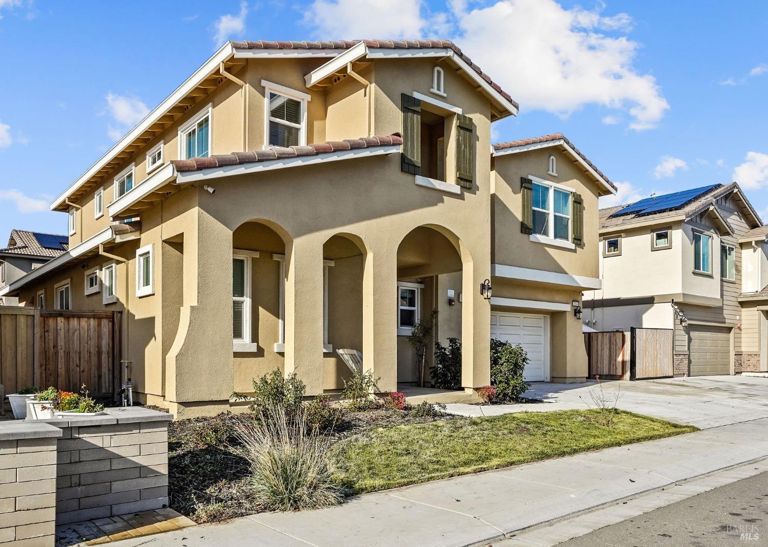 724 Razorbill Street